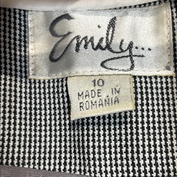 Emily… Vintage 80’s Gray and White Plaid Gingham Suit Jacket + Skirt - Picture 2 of 16